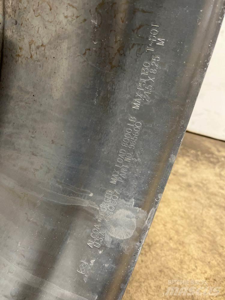 Alcoa  Гуми