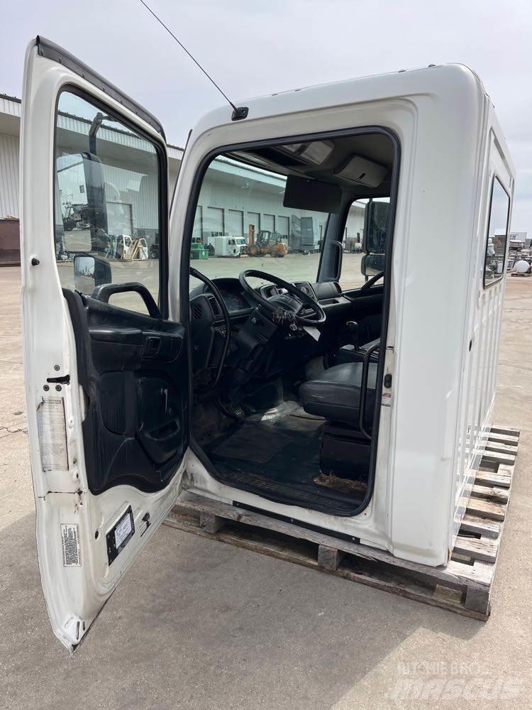 Hino 268 Кабини
