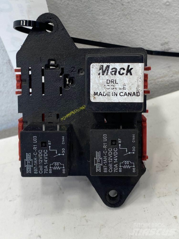 Mack GU Кабини