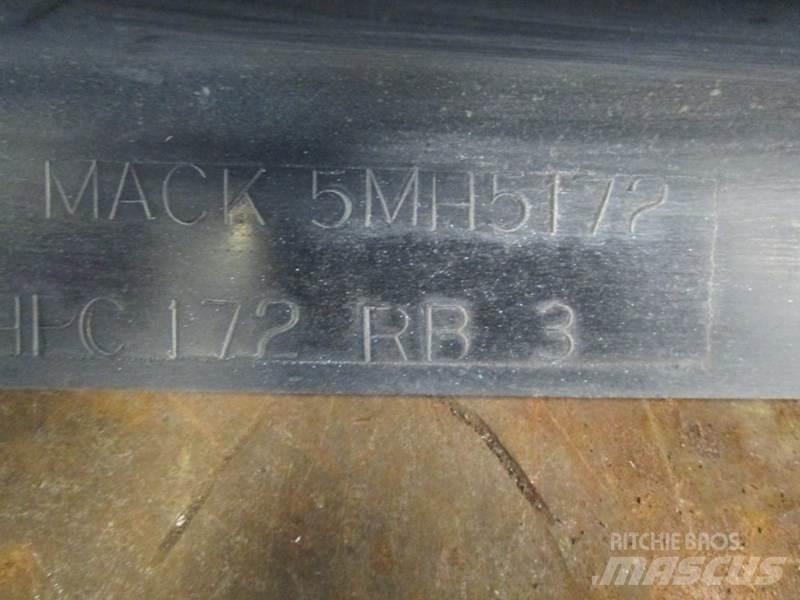Mack MP7 Транспорт - Други