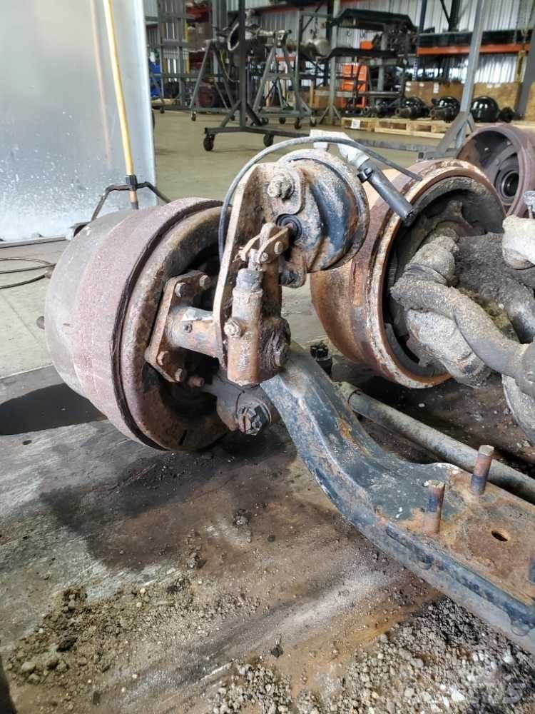 Meritor  Оси