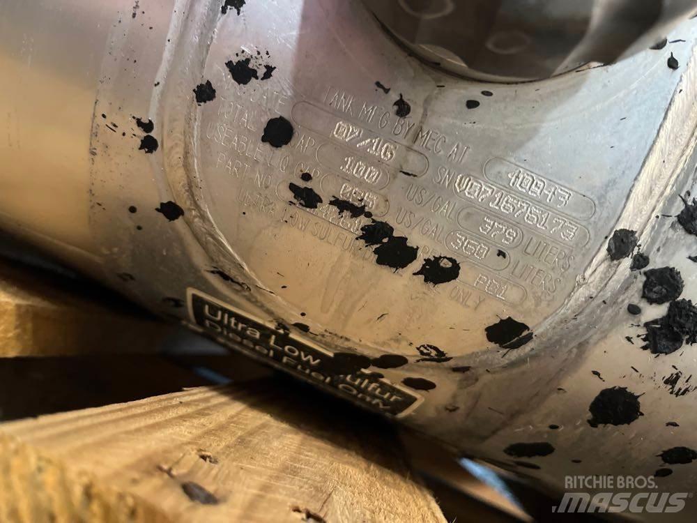 Volvo  Транспорт - Други