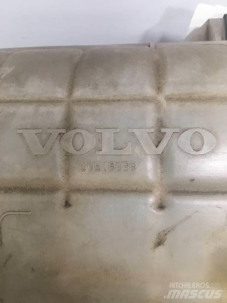 Volvo VNL Транспорт - Други