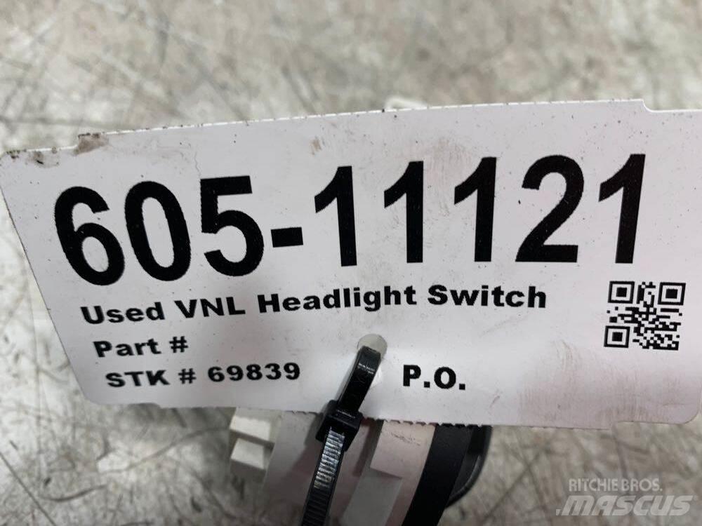 Volvo VNL Електроники