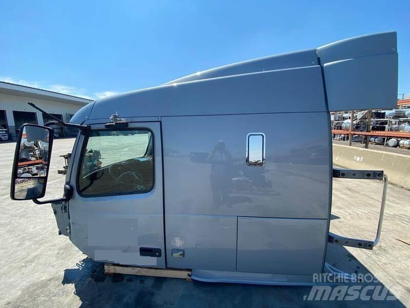 Volvo VNL Кабини