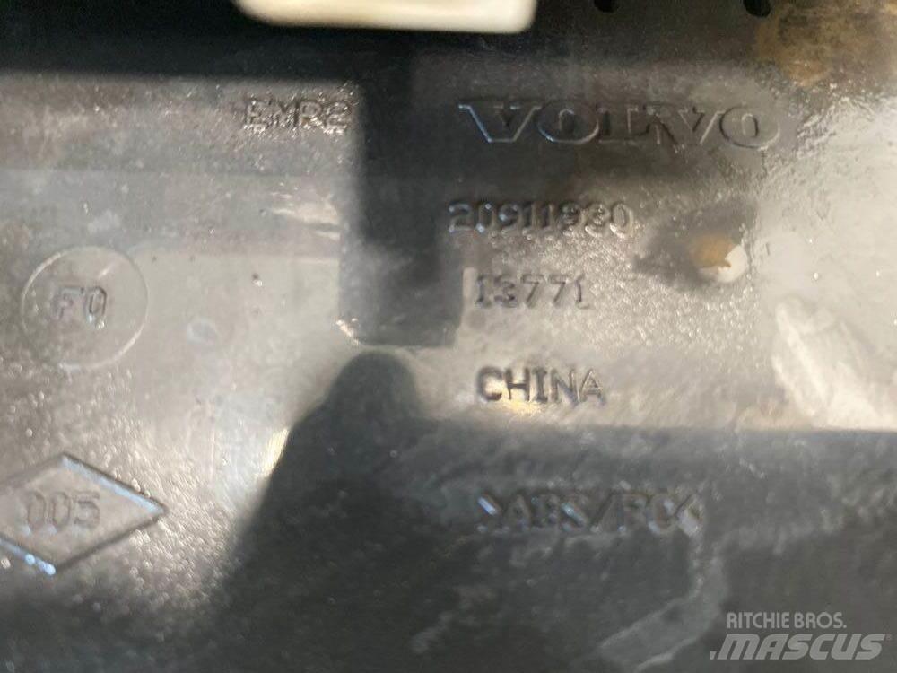 Volvo VNL Електроники