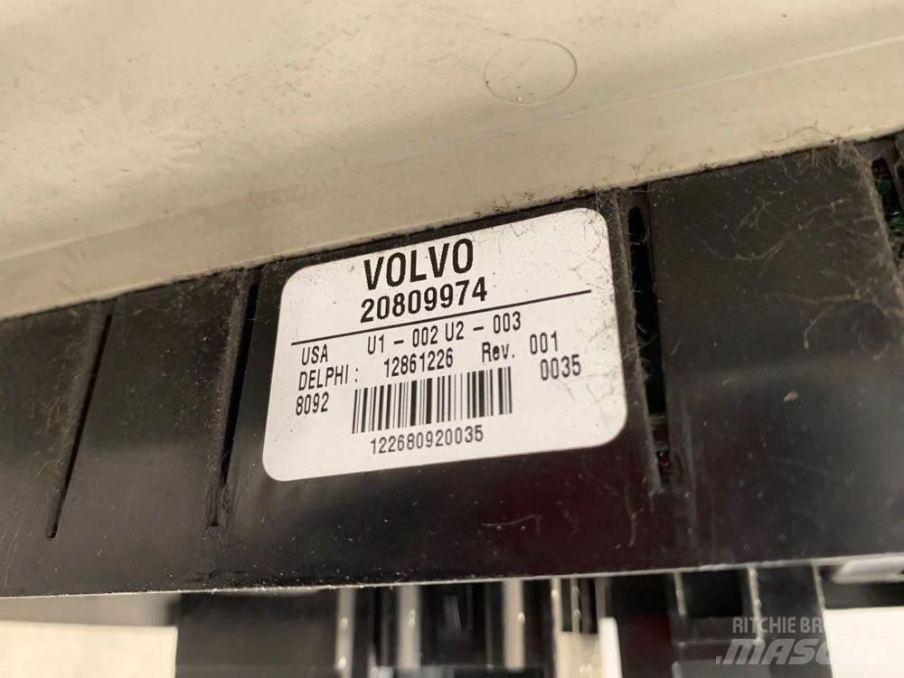 Volvo VNL Електроники