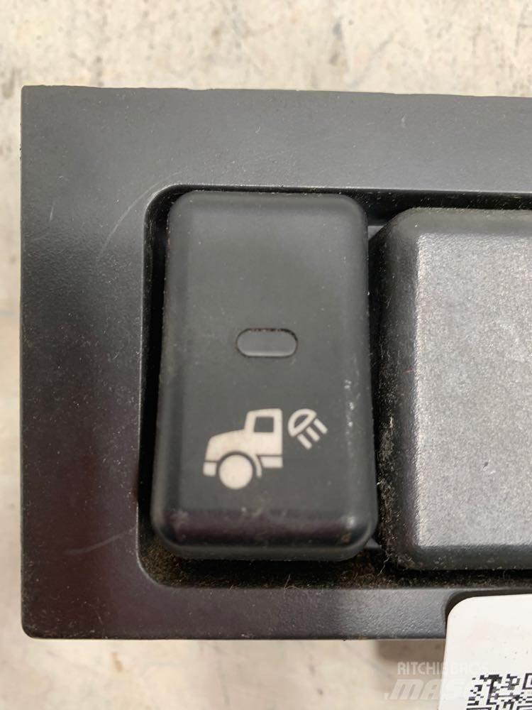 Volvo VNL Електроники