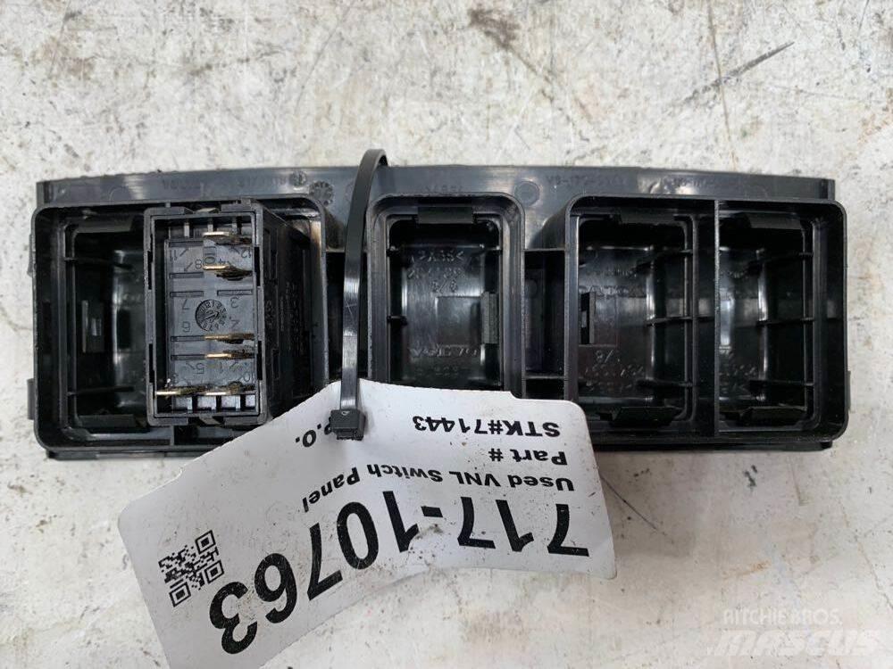 Volvo VNL Електроники