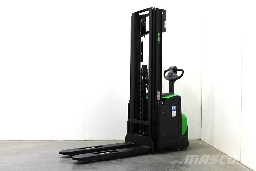 Cesab S 212 L / 450 Колички високоповдигачи с теглич
