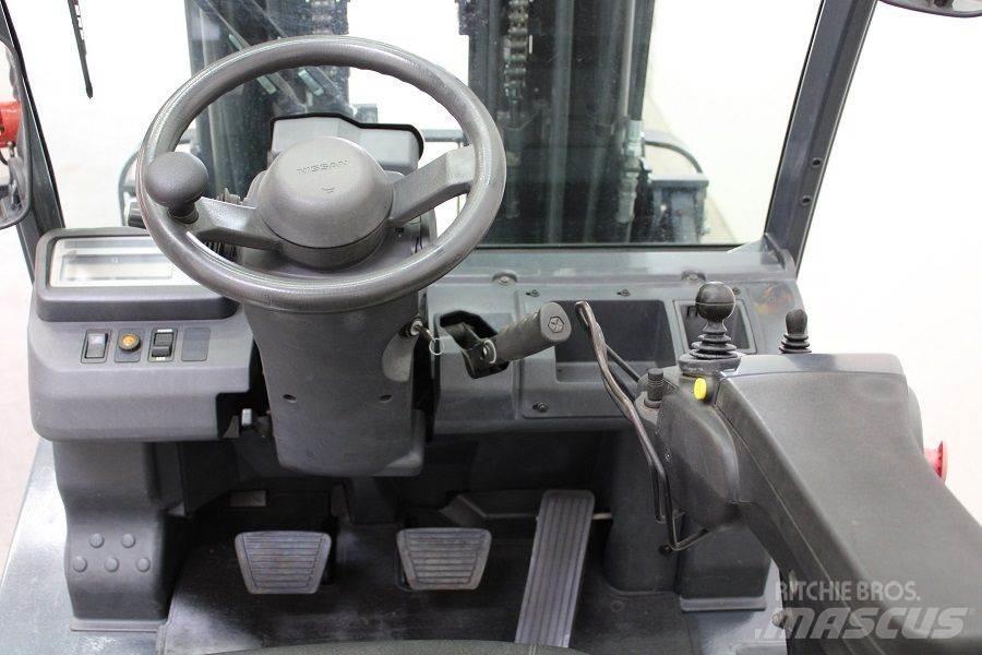 Nissan U1D2A20LQ Камиони с АГУ
