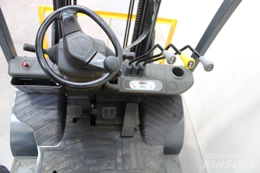 TCM FD 25 T 3 Дизелови камиони