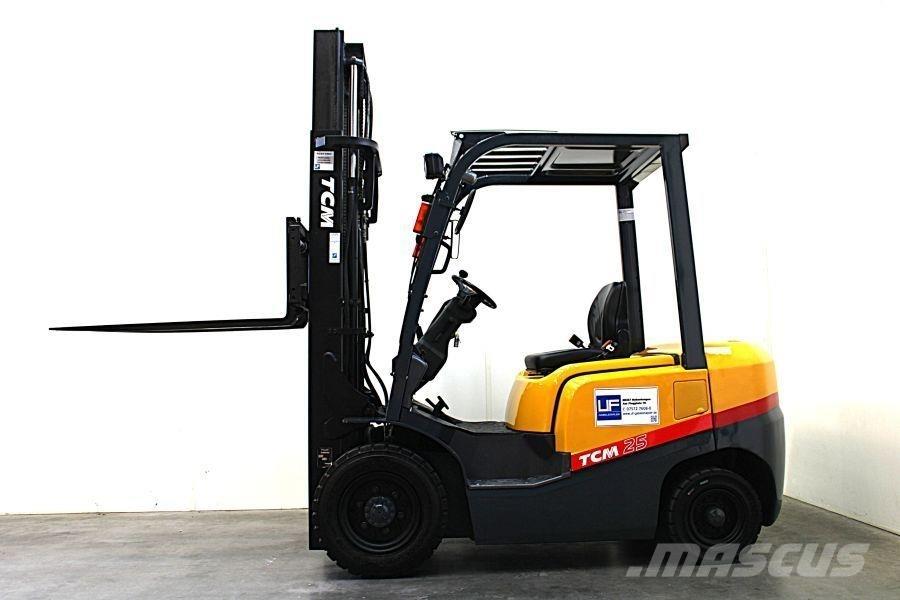 TCM FD 25 T 3 Дизелови камиони