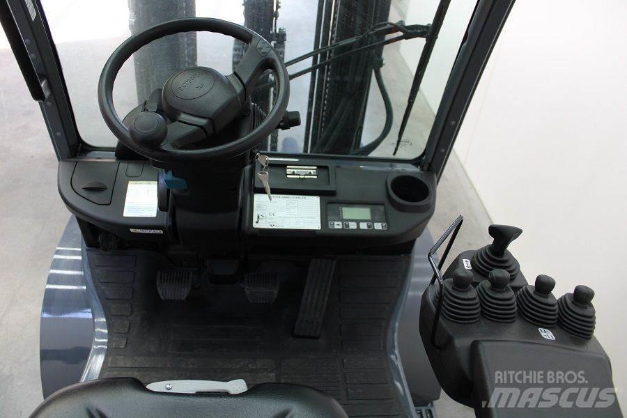 Toyota 02-8FGF25 Камиони с АГУ