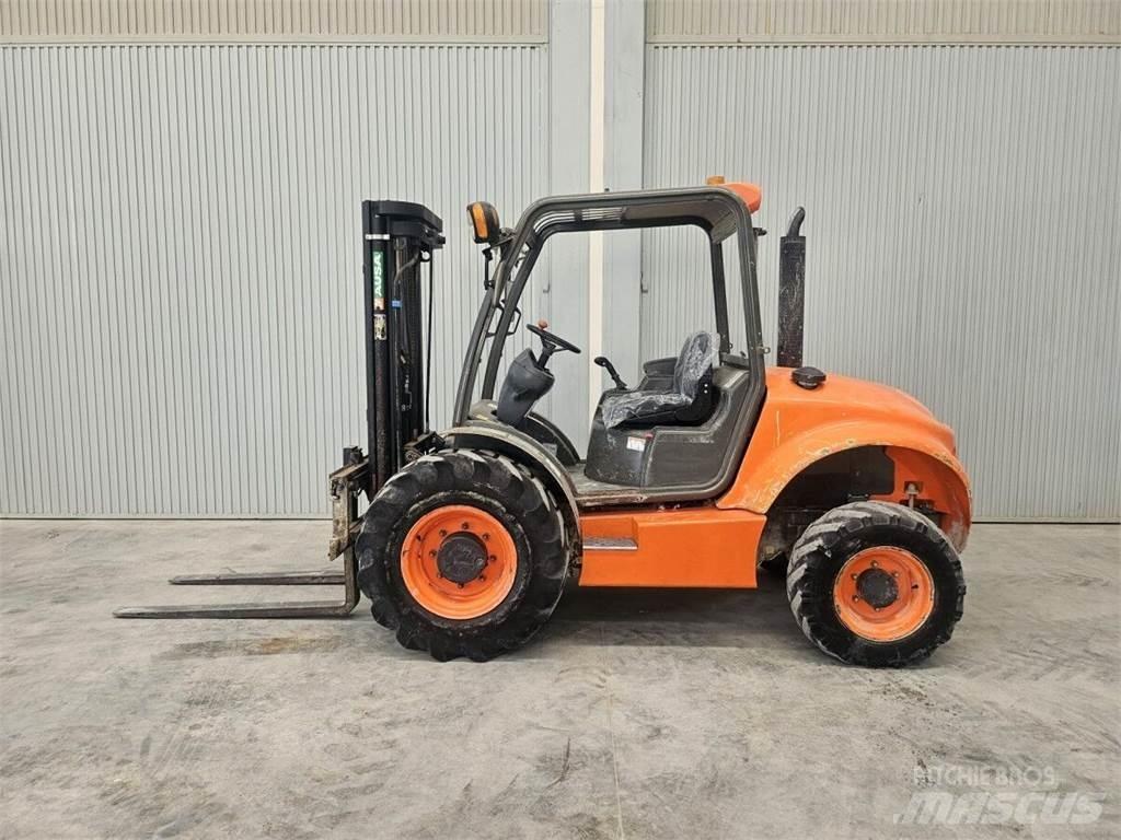 Ausa C250H Камиони за херавни местности