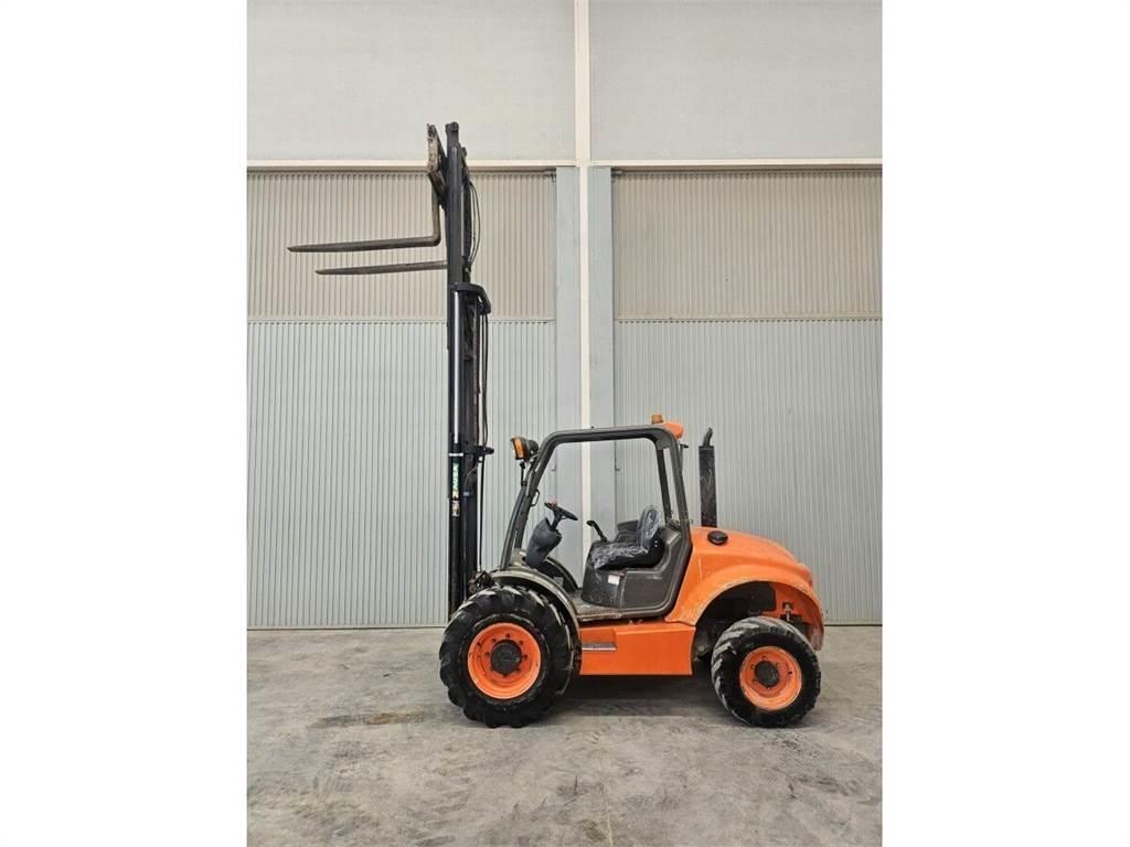Ausa C250H Камиони за херавни местности