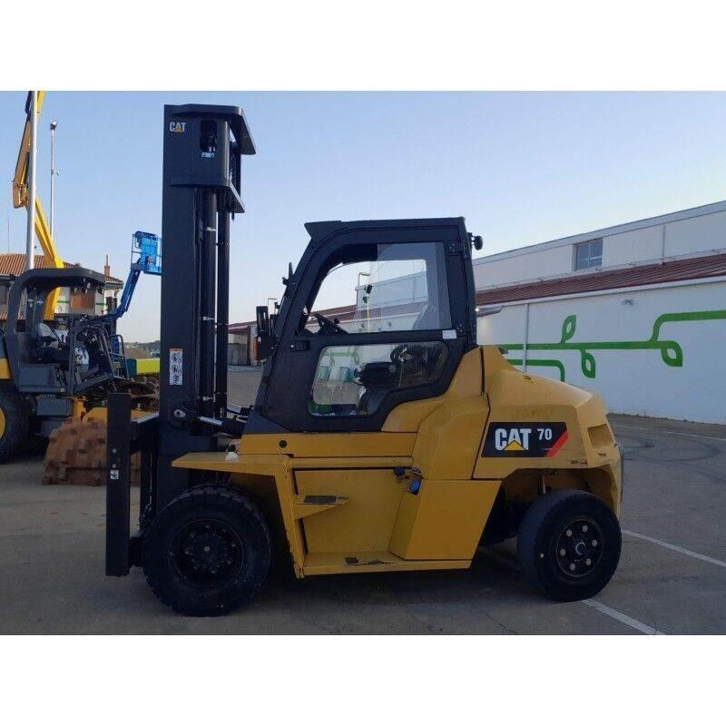 CAT DP70N1 Камиони за херавни местности