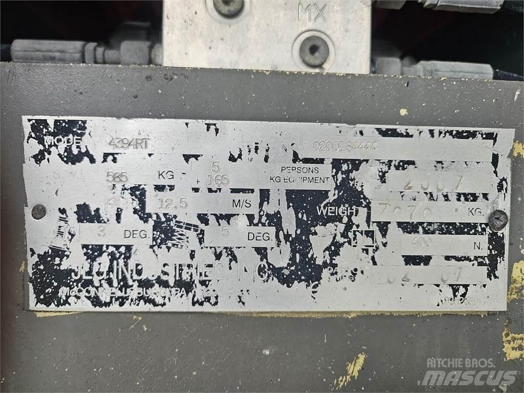 JLG 4394RT Ножични работни платформи