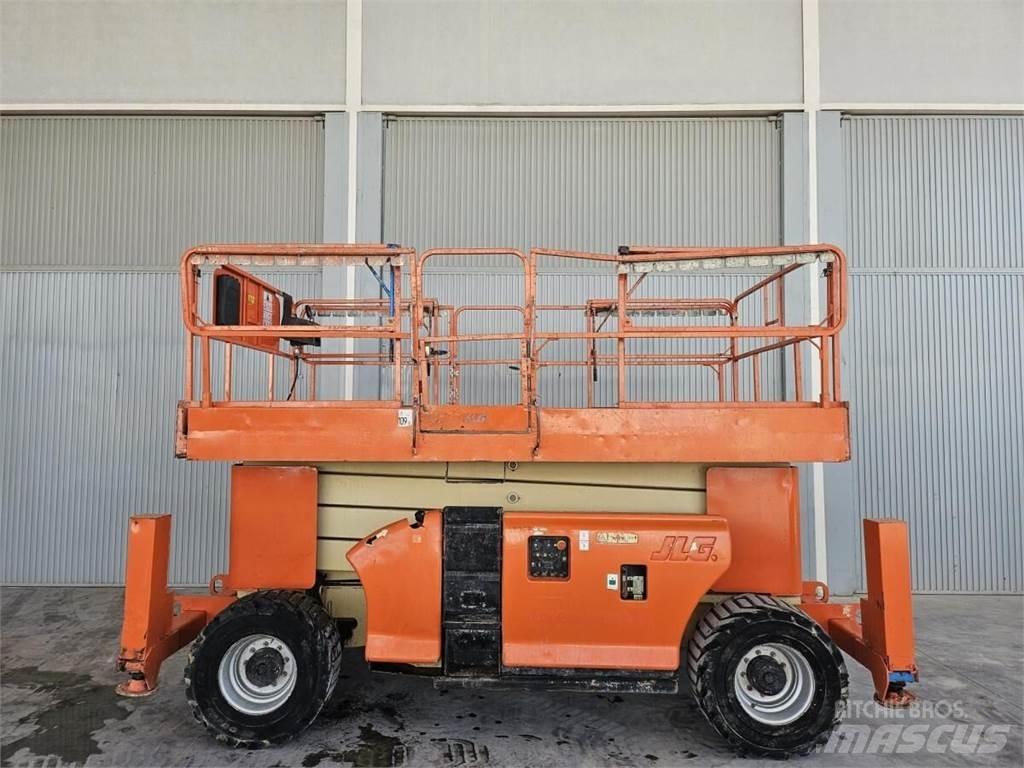 JLG 4394RT Ножични работни платформи