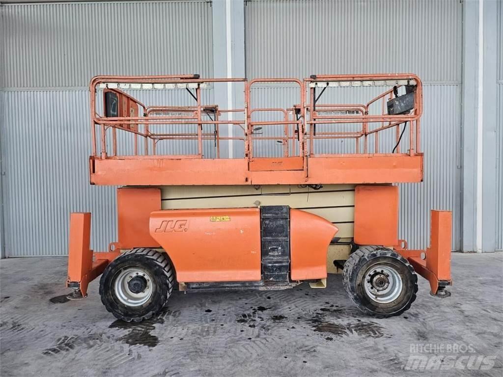 JLG 4394RT Ножични работни платформи