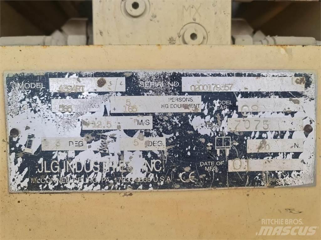 JLG 4394RT Ножични работни платформи