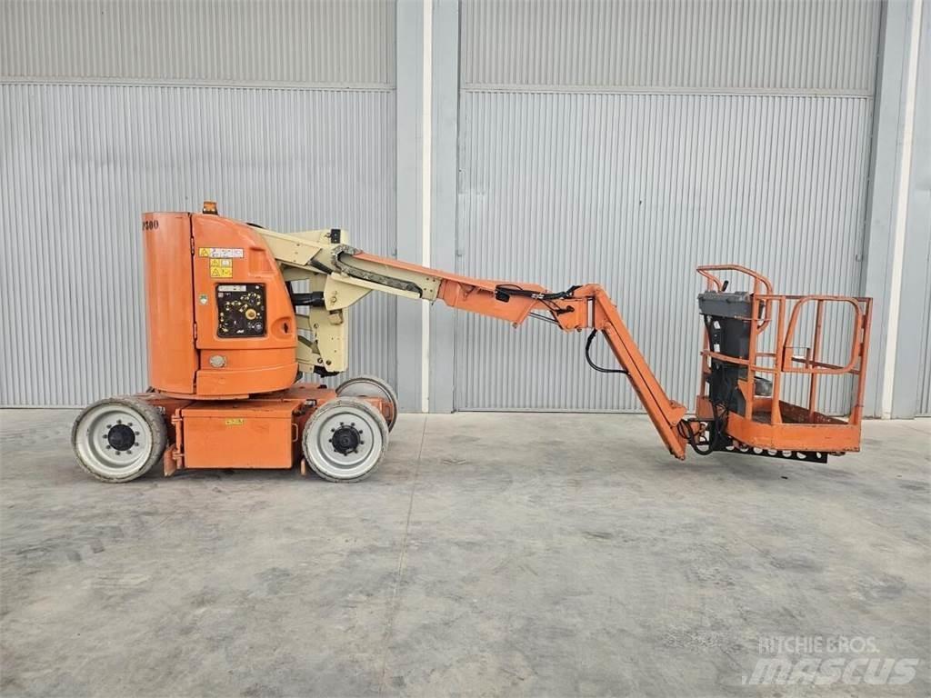 JLG E300AJP Съчленени стрелови подемници
