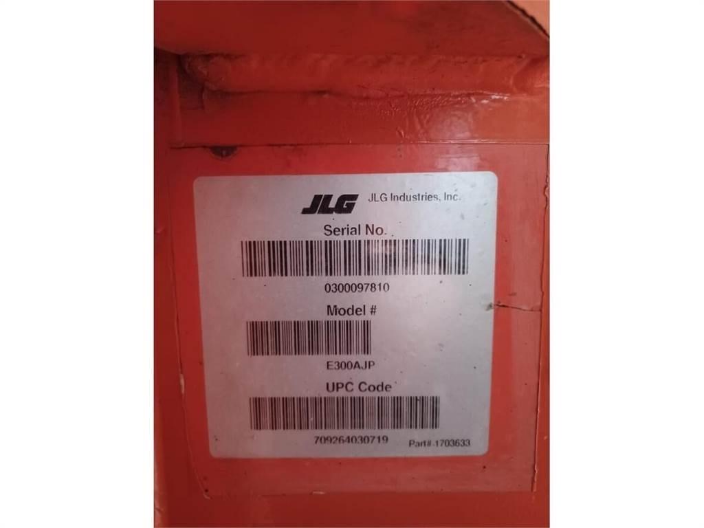 JLG E300AJP Съчленени стрелови подемници
