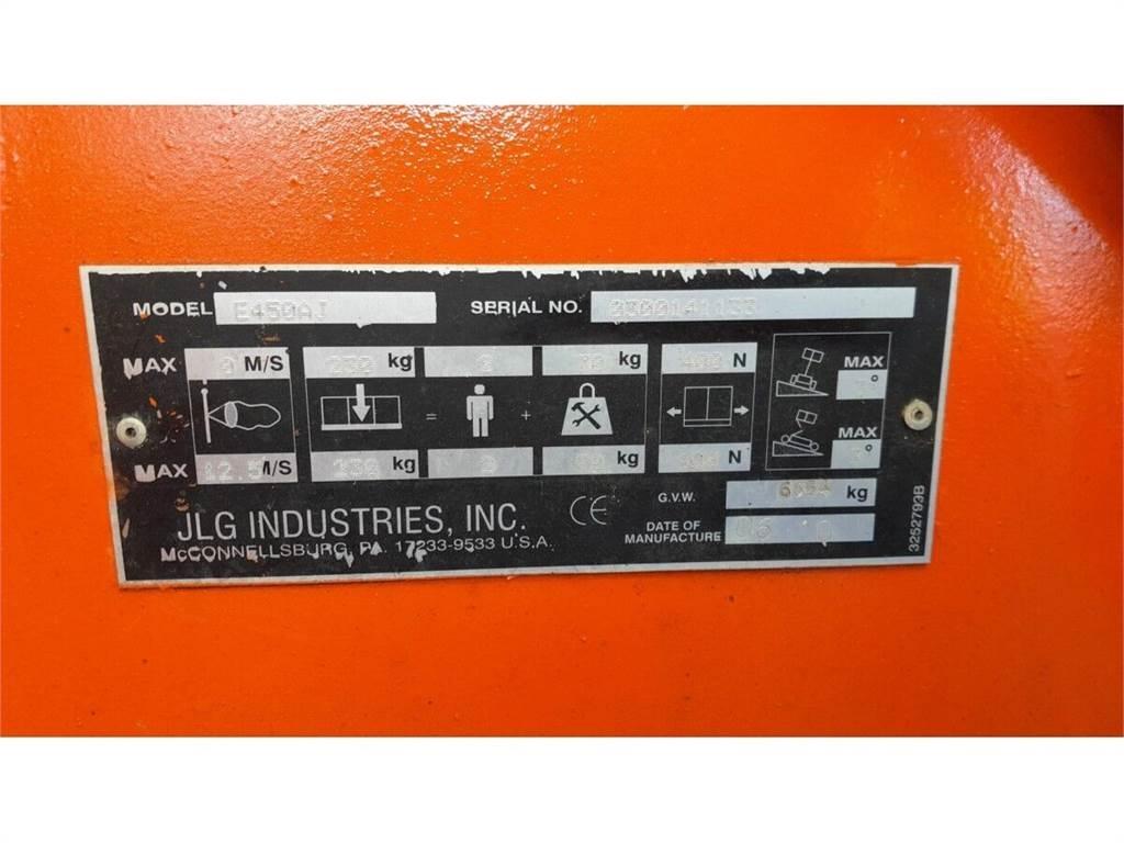 JLG E450AJ Съчленени стрелови подемници