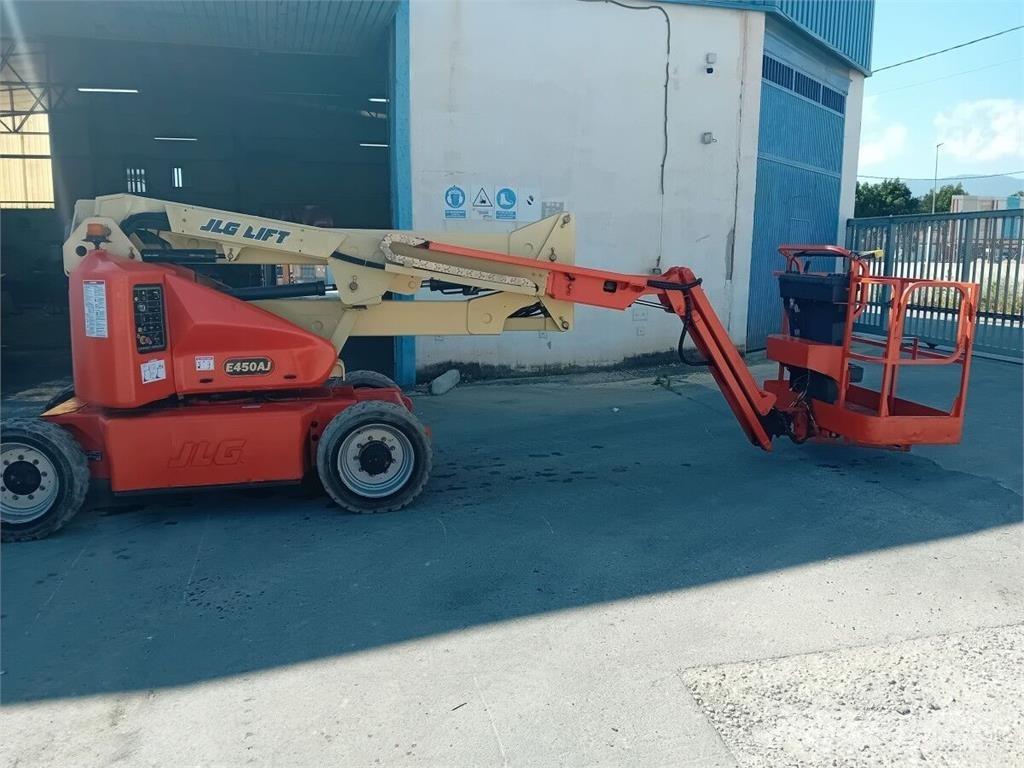 JLG E450AJ Съчленени стрелови подемници
