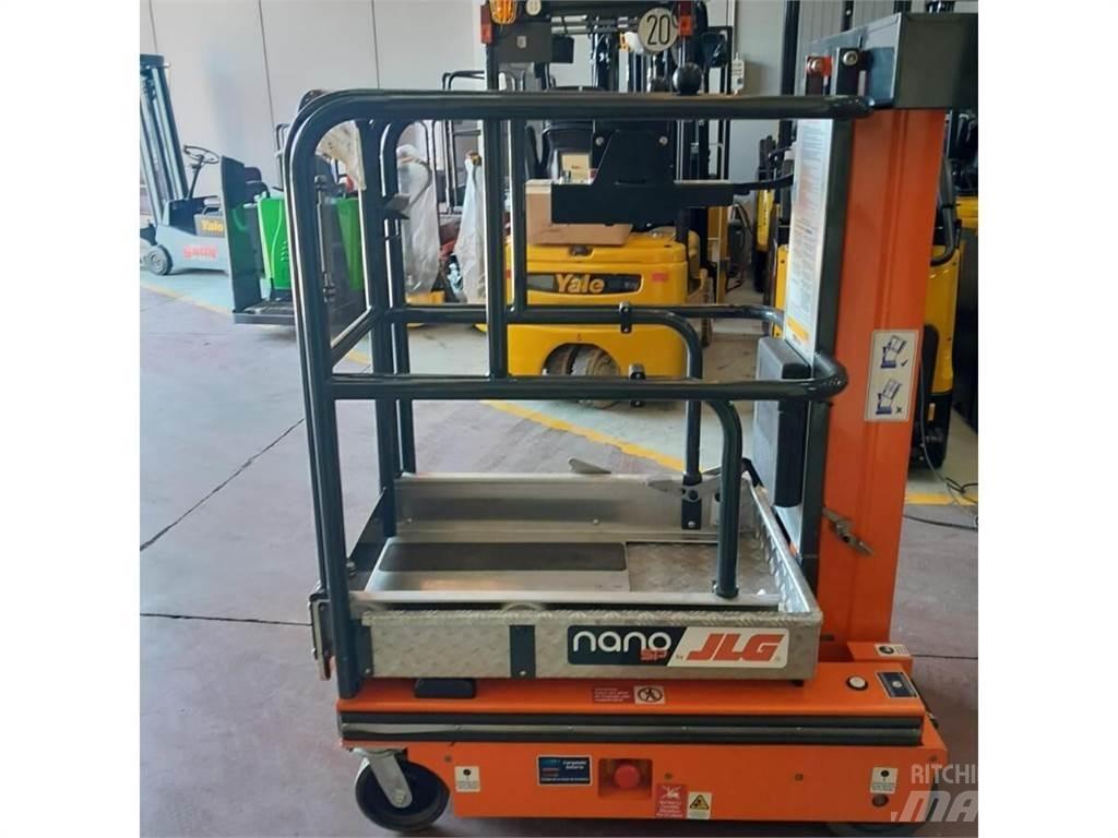 JLG NANO SP Вертикални мачтови повдигачи
