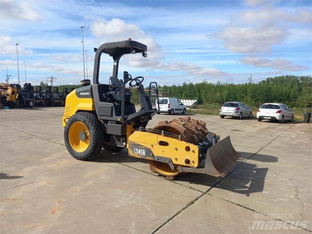 Volvo SD45B Еднобарабанни ролки
