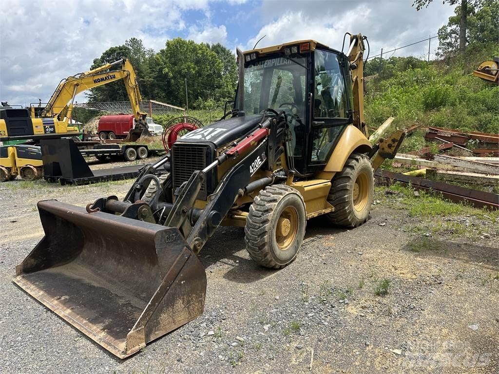 CAT 420E Товарач със заден ексватор