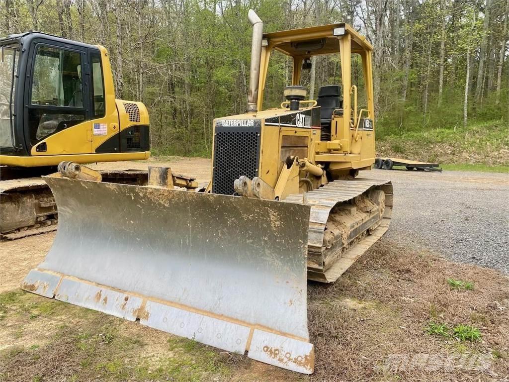 CAT D5C XL Верижни булдозери
