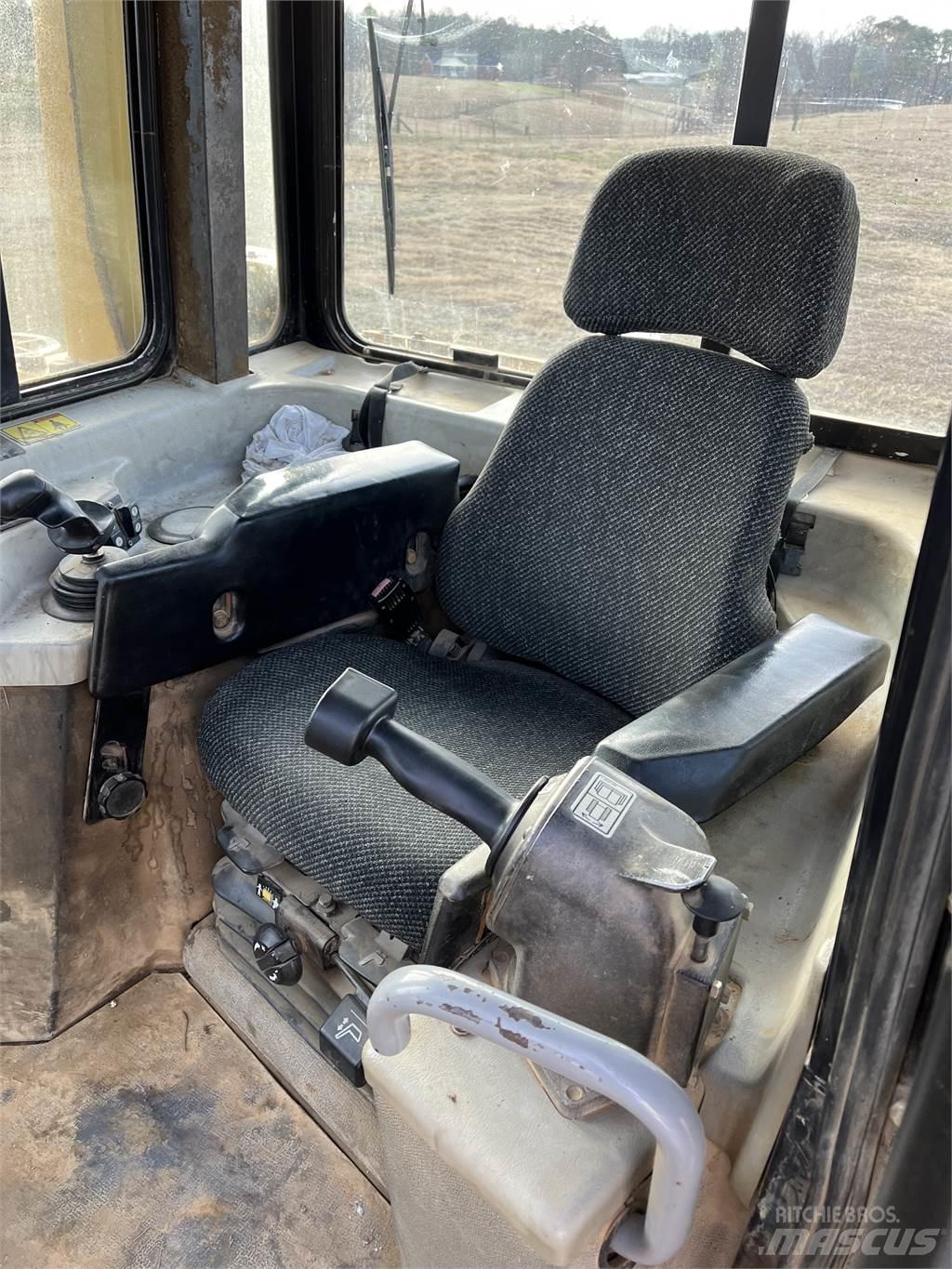 CAT D6R XL Верижни булдозери
