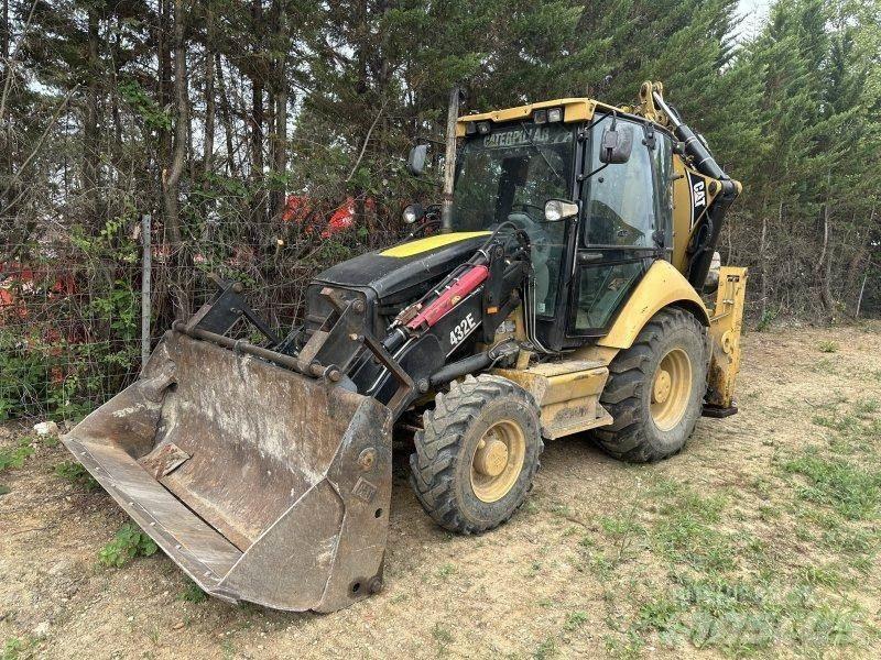 CAT 432E Товарач със заден ексватор