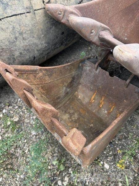 CAT 432E Товарач със заден ексватор