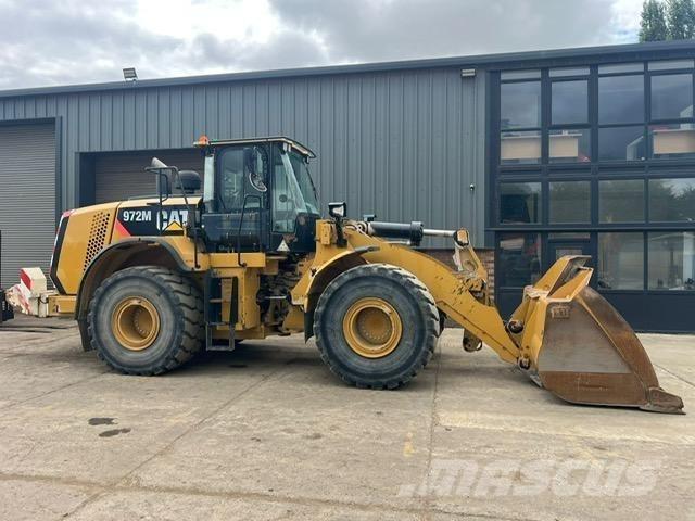 CAT 972M Колесни товарачи