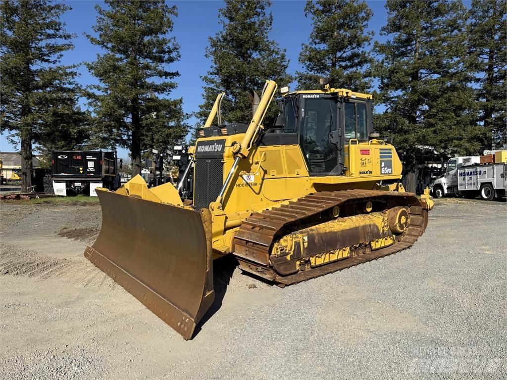 Komatsu D65PX-18 Верижни булдозери
