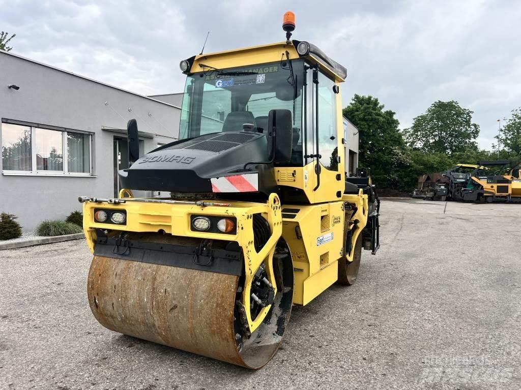 Bomag BW 154 AP-4 AM Двойни барабанни ролки
