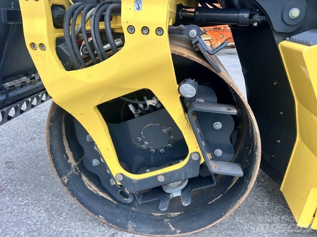Bomag BW 154 AP-4 AM Двойни барабанни ролки
