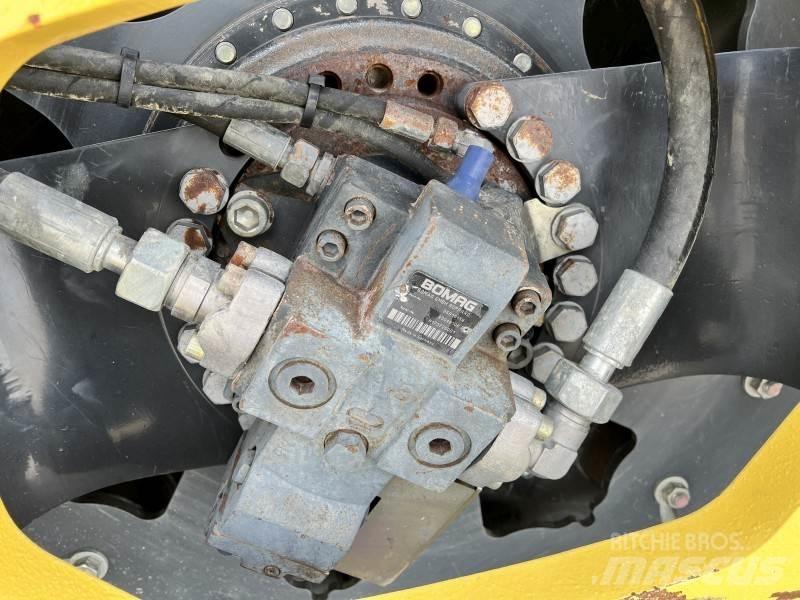 Bomag BW 213 PDH-5 Еднобарабанни ролки
