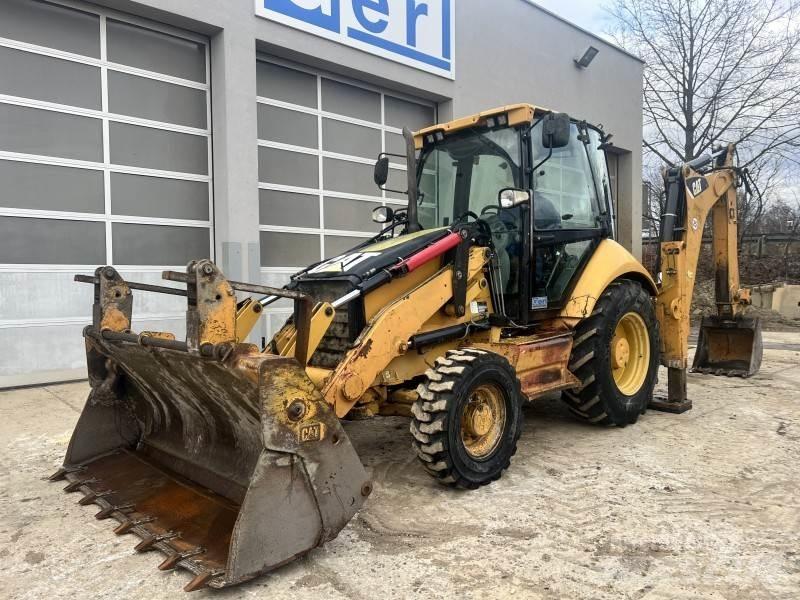 CAT 428 E Товарач със заден ексватор