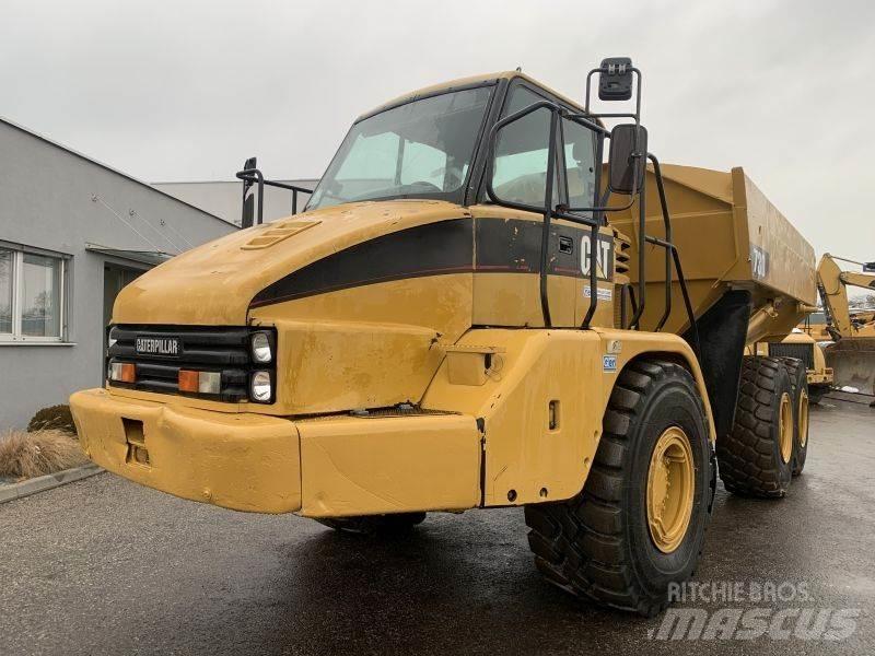 CAT 730 Дъмпери/моторни превозни средства