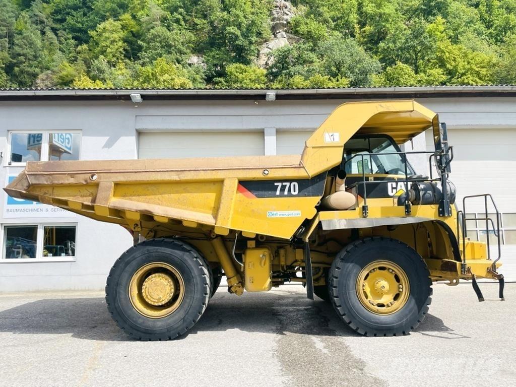 CAT 770 Дъмпери/моторни превозни средства