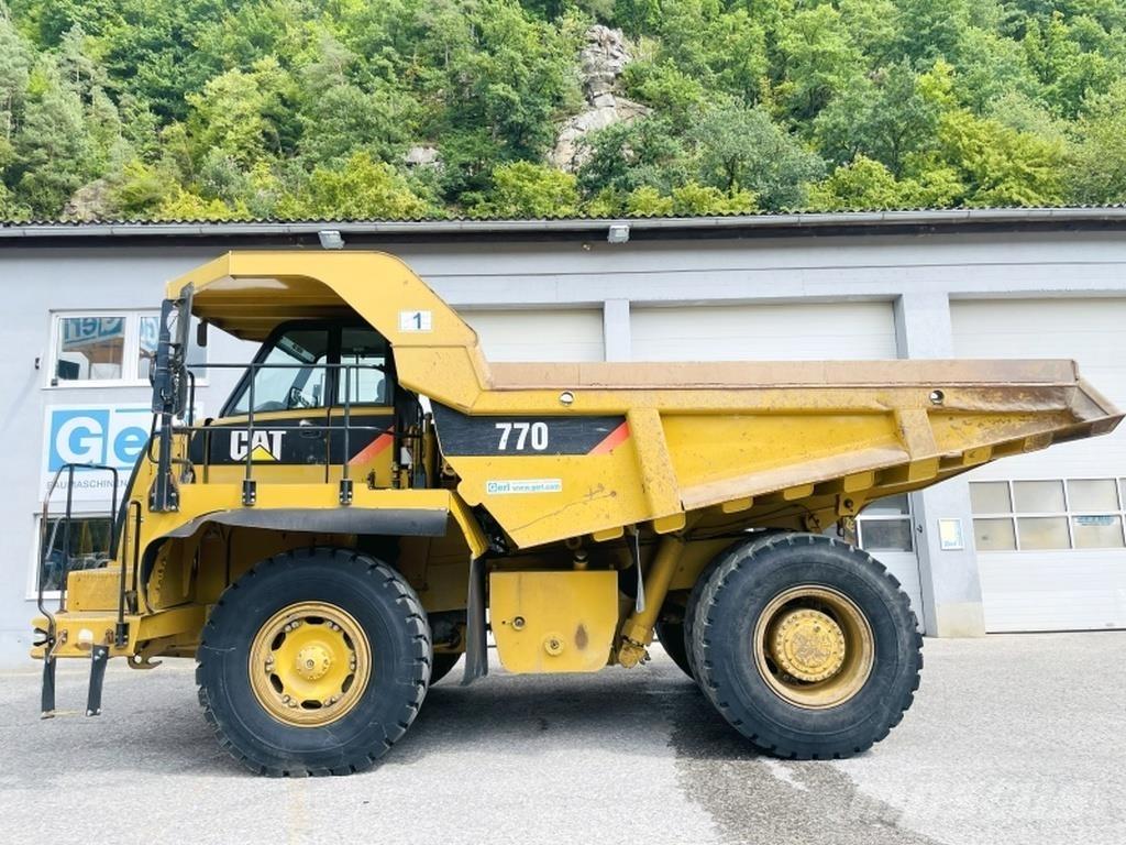 CAT 770 Дъмпери/моторни превозни средства