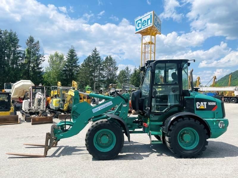 CAT 908M Колесни товарачи