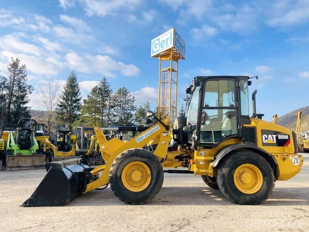 CAT 908M Колесни товарачи