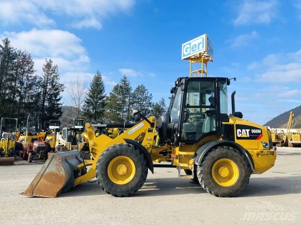 CAT 908M Колесни товарачи