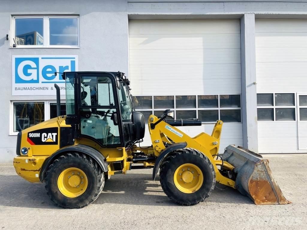 CAT 908M Колесни товарачи