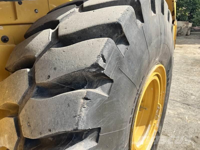 CAT 966 M-XE Колесни товарачи